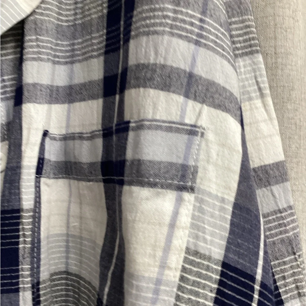 Per Se Blue and White Casual Button Down Shirt - Picture 6 of 9